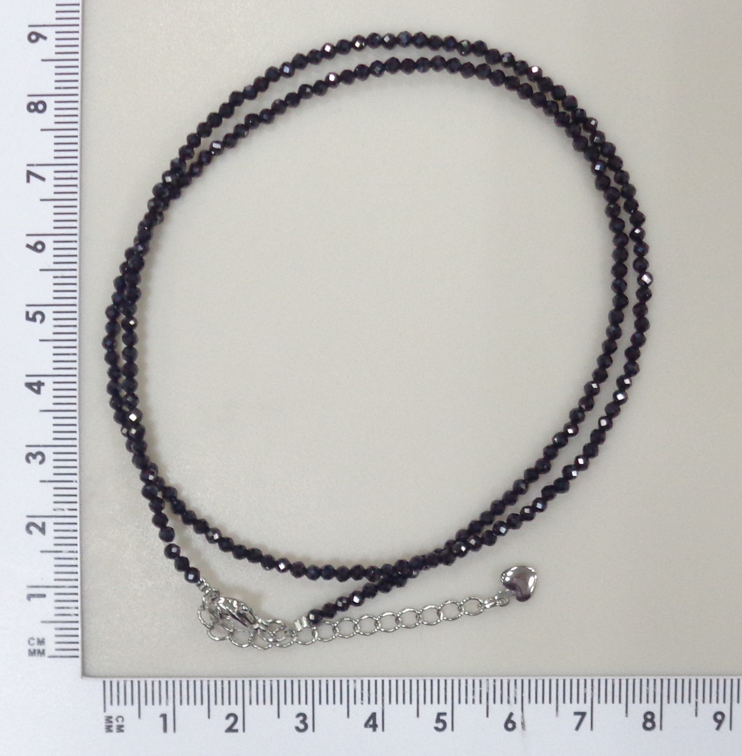 Бусы из шпинели